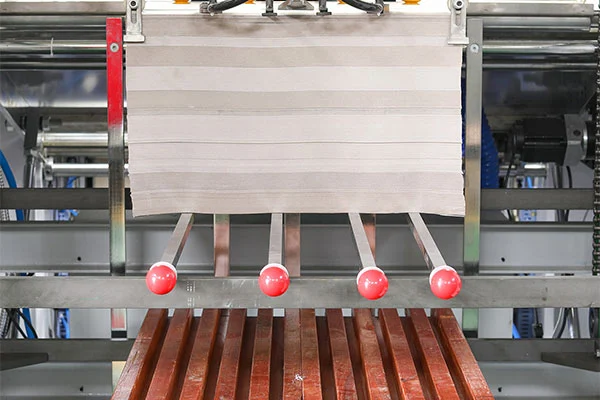 ما الذي يجعل عملية التصفيح الذكي خيارًا أكثر استدامة لتشطيب الطباعة؟